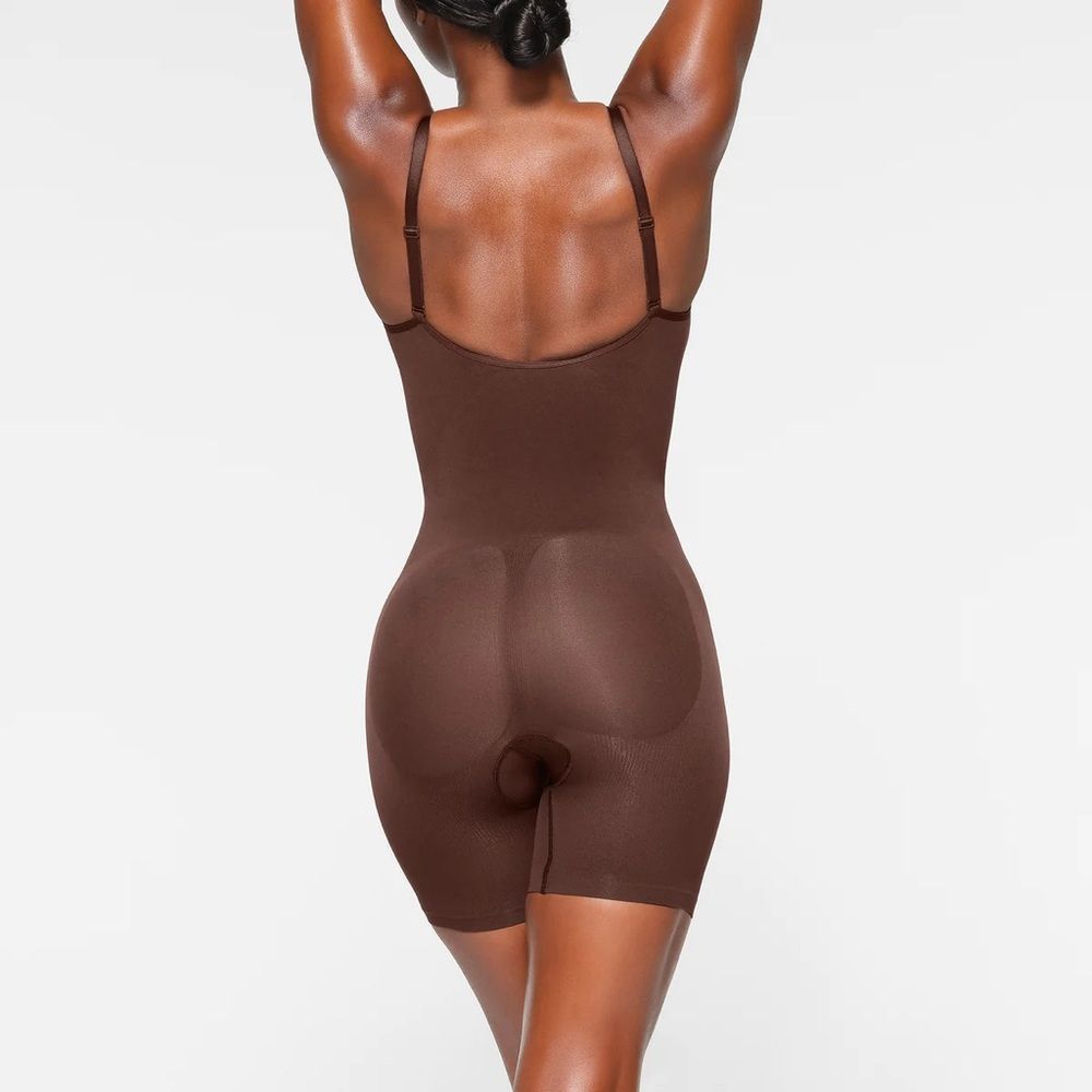 SKIMS SEAMLESS SCULPT MID THIGH BODYSUIT - L/XL - Picture 4 of 6